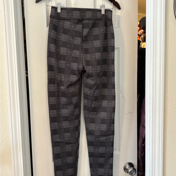 Women’s Gray Capri Plaid Pants - Picture 2 of 6